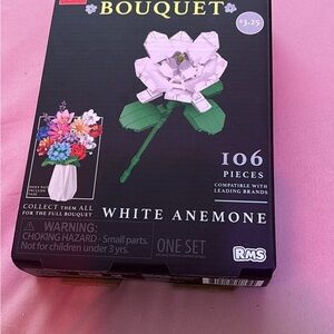 White Anemone Building Set